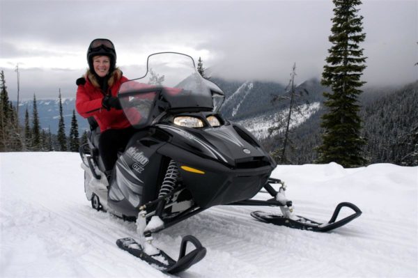 Starlight Ride Snowmobile Tour in Golden BC